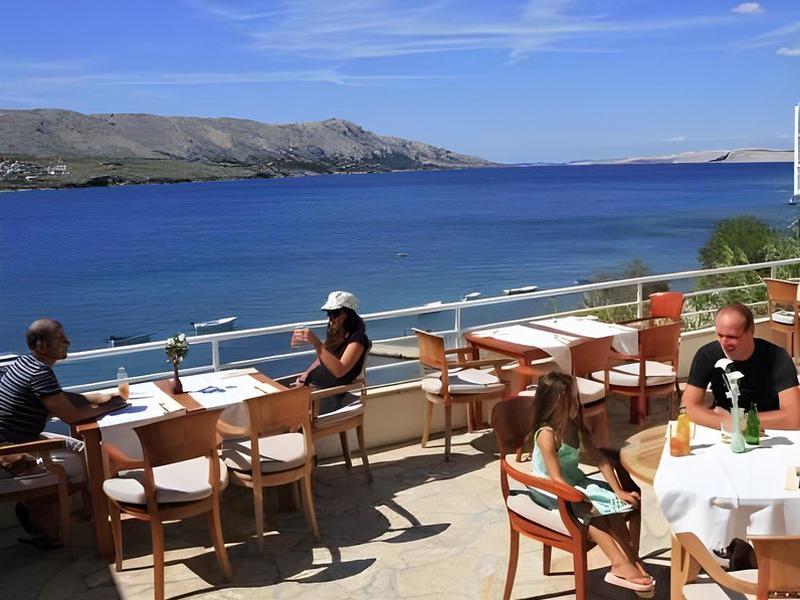 831767BB72E9B18377E1B2CDC6E7E36D