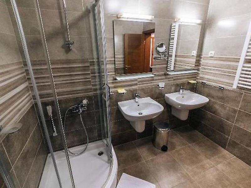 6F90A520C5888A638E91119F3EBE741B