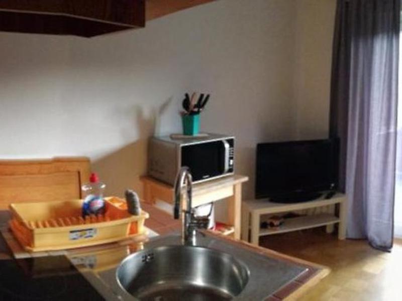 BBDD971F792458DF9DFF4889956E96F1