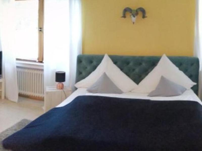 5FE84B6D7D684D01AD1B1EE960764A68