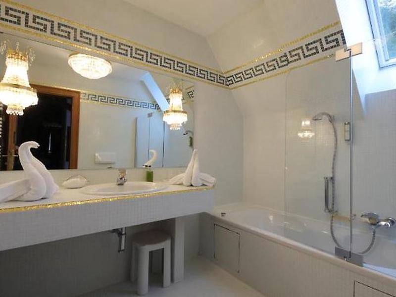 70F3035139DB9704F9D279AEE5CD167C