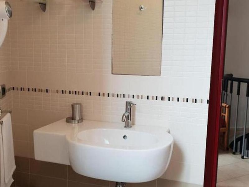 93DB61617E3D6712FDD321C4F859BDC6