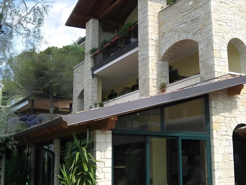 C848CDB5FC8BAD330FD79401EEE4B239