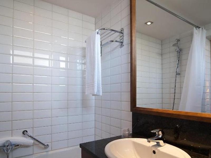 80D6AC10667576BAF16168FB62F5E4CB