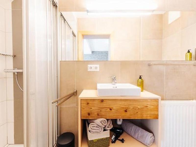 B4BAA2C06B894D1A3367A3909BBEF741