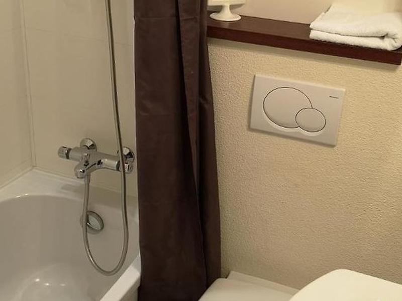 D9C4EB081AAFA6A48282A2D1AB13088F