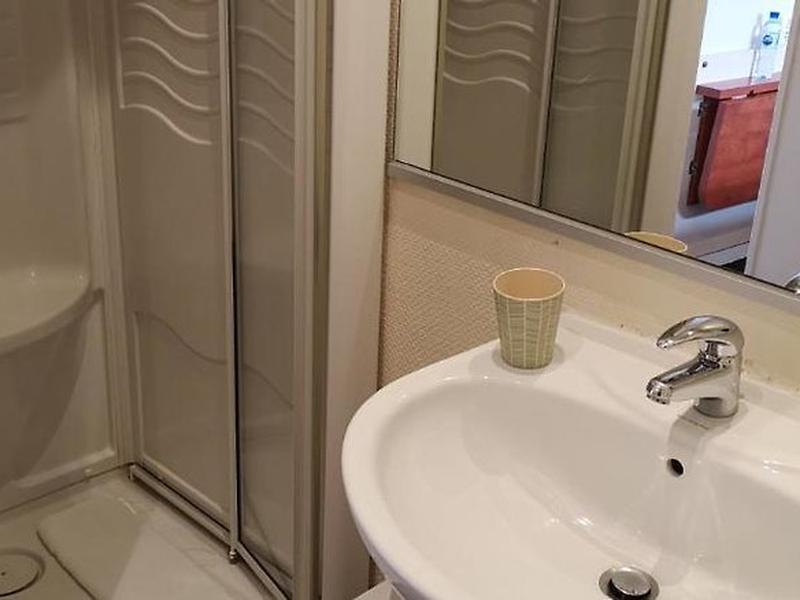 08A844FD83F3AAB57331EBD0B5F7C24E