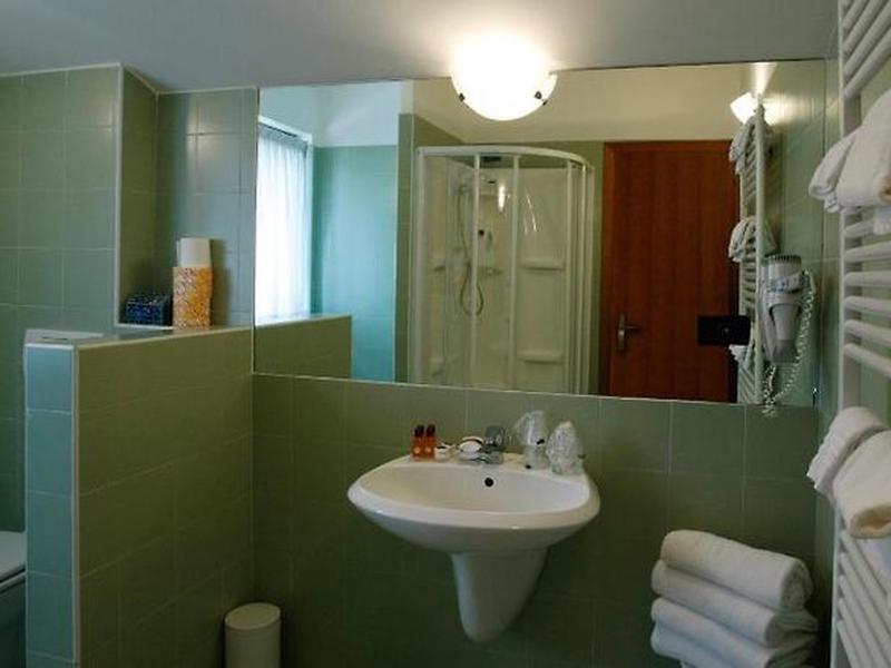 304FE847E88D7B4760840A2A8ABA57FC