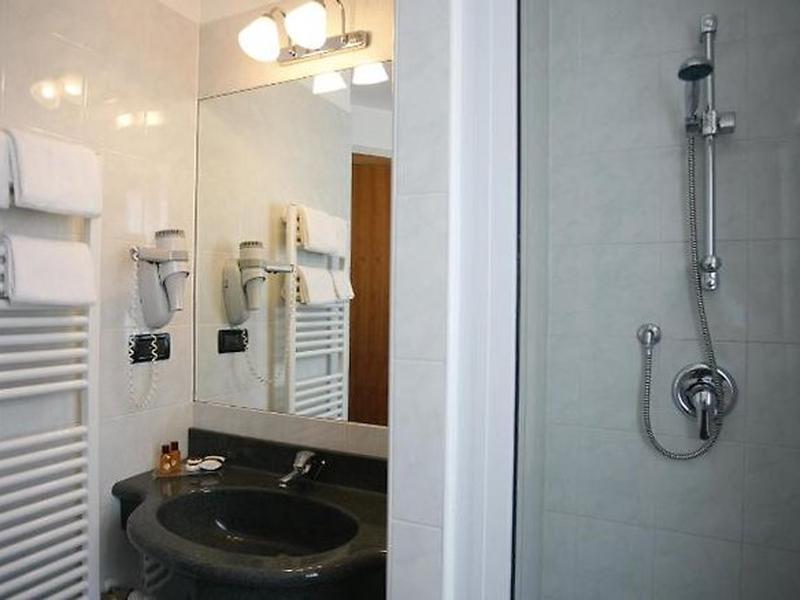 A93A220BCDF577AED9B0F2264DBD5189