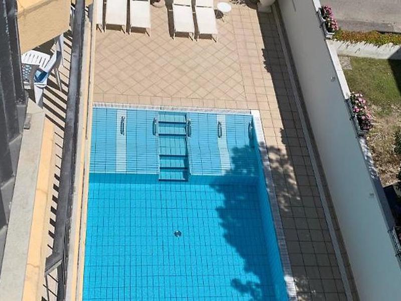 1B9CF738682D2C4B3E08BFF0B65E1E2C