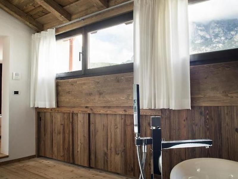 256FB3B76518400652A4E9069381F530