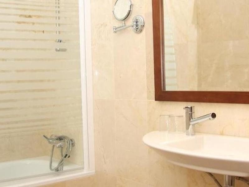 B4F645B112B363EEF6B29C881B19659E