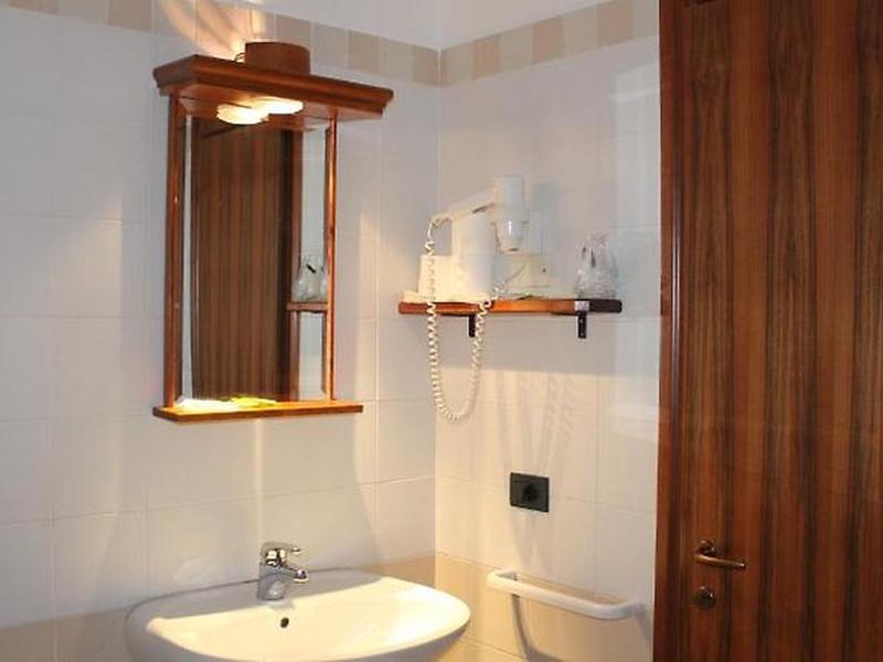 C1896CE5B0B38C49933A26BAE177E403