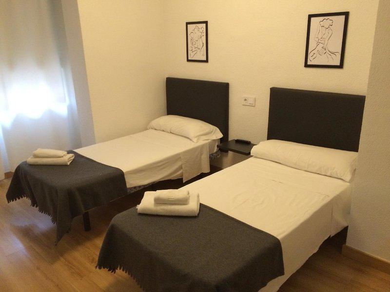 EE5E1FBCFB74D27C70B298F44F1CB9D6