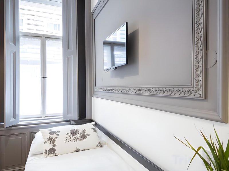 A82A7CA00CE644B300E5BFEB85F8A2A8