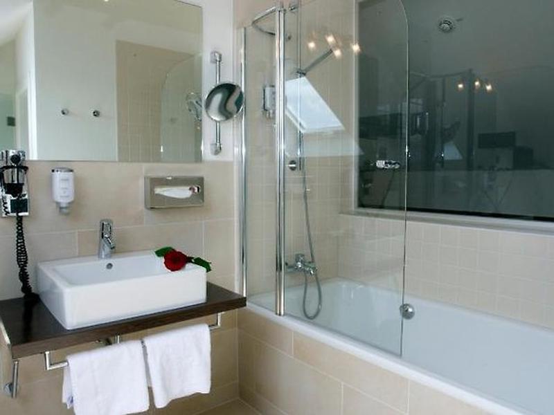 39BB5DEA828897892B1544DE143208EF