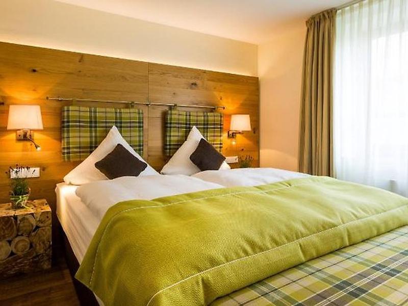 FEDFEE619009166FE4EDBCE7D0751222