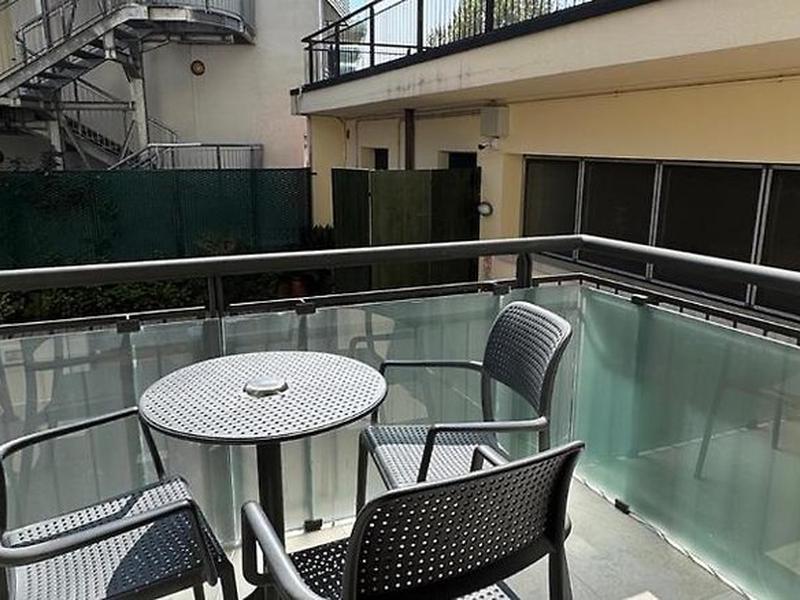 8DEA527343F4A922F8B512F077B59206