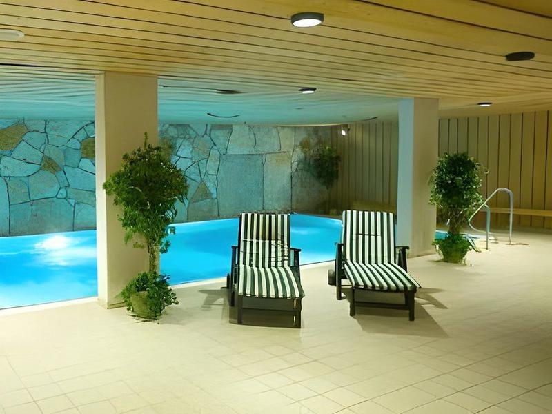 35EF93158F7389A4F6082ADD0A398887