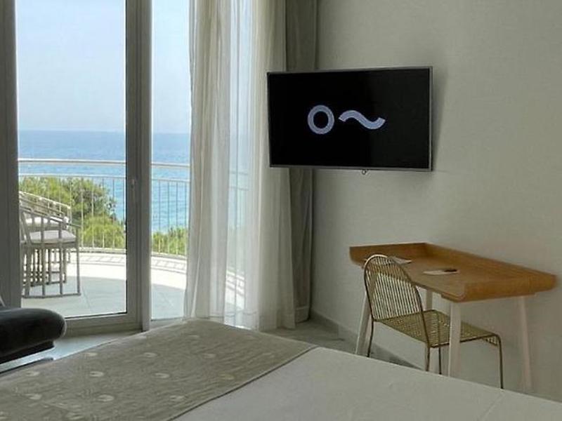 961AABE70C40F4114D9A19B6D29C165B