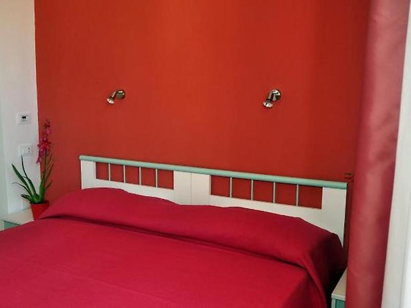 2CEAC878477599293D78F58A4C6103FE