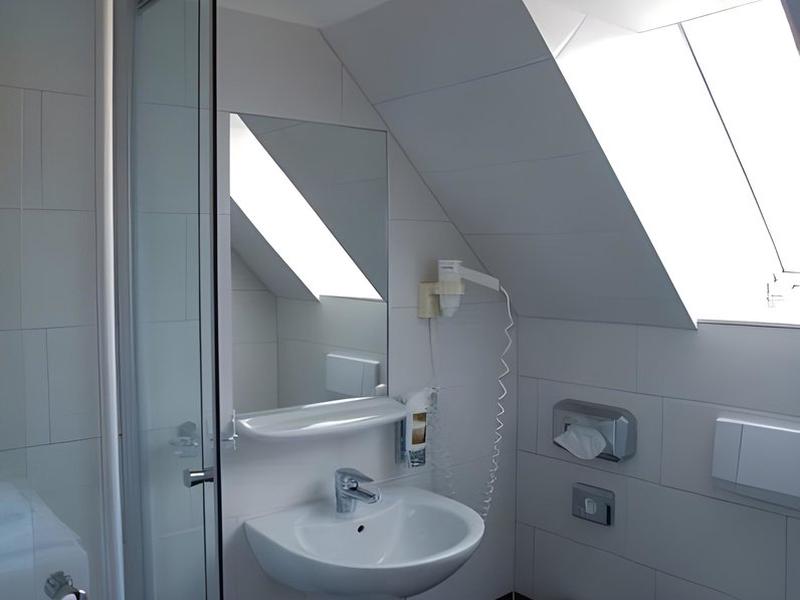 7F187087633541D4EB5863E58A3593F6