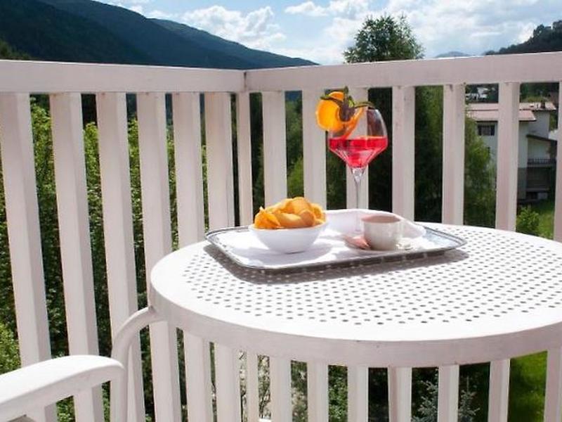 560DB9F38B4D10FFA79F25ECD53366FE