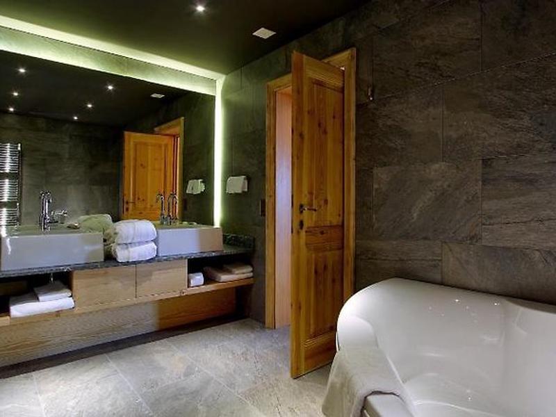 7B5BE918581EDFDC6C2A09022A76EC35