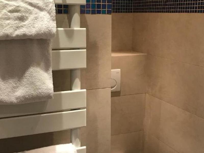 78C12A990BC102BAA78D845A56EE2260