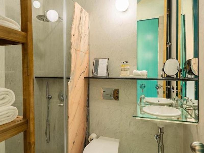 0613B6BE680C9A5A20F400A2E0FDFAAD