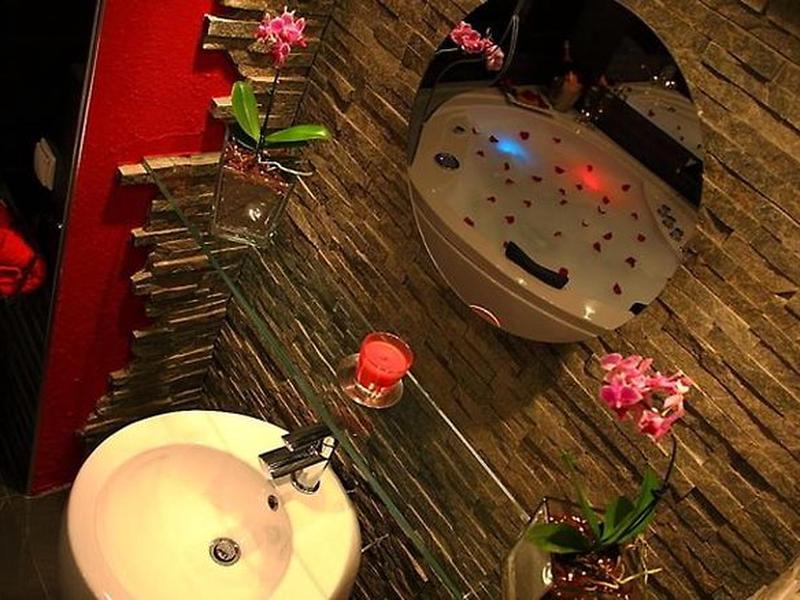 787293B06A33D4F616A4DBA336E37D74