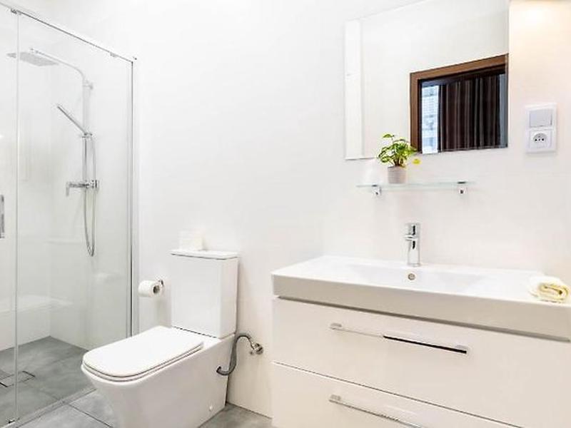 7FB7354A84564E77E4E4990989215200