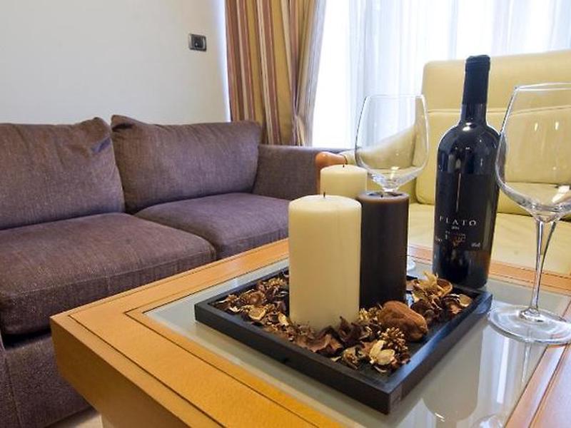 1E4396150BE19853639EC425514314AE