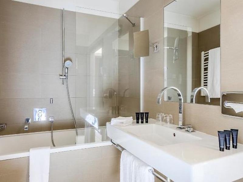 EAFA906596700DC3FE7AC04B2489B4B5