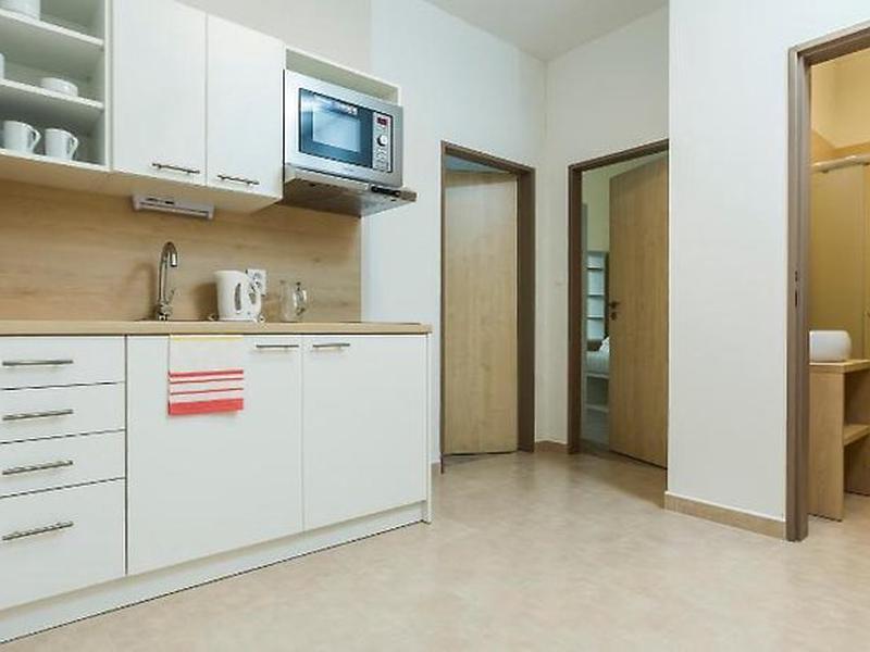 82DFBFF98E540E12F2B3A12C2DAFE3B6