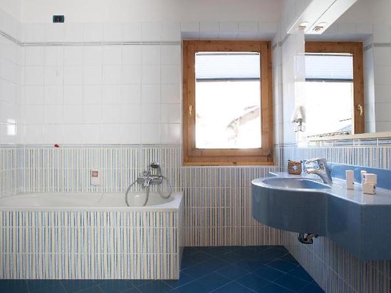 35A73407CB2AAA6E0A99C85CCF6EDB63