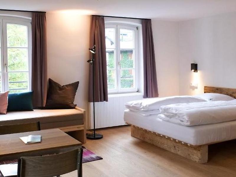 BD06AEEC5B9B4F67AEBCA1D95E27E1A2