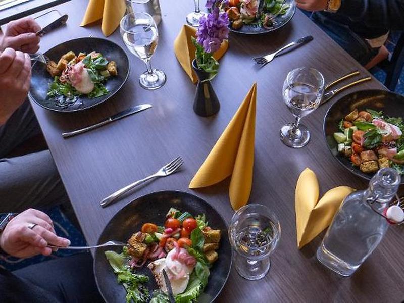 F0E9051ADF24B97E61D4AD48F705EF87