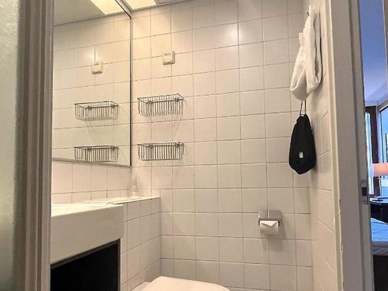 6B4CE278F9BA1A909597B3B15B590B9E