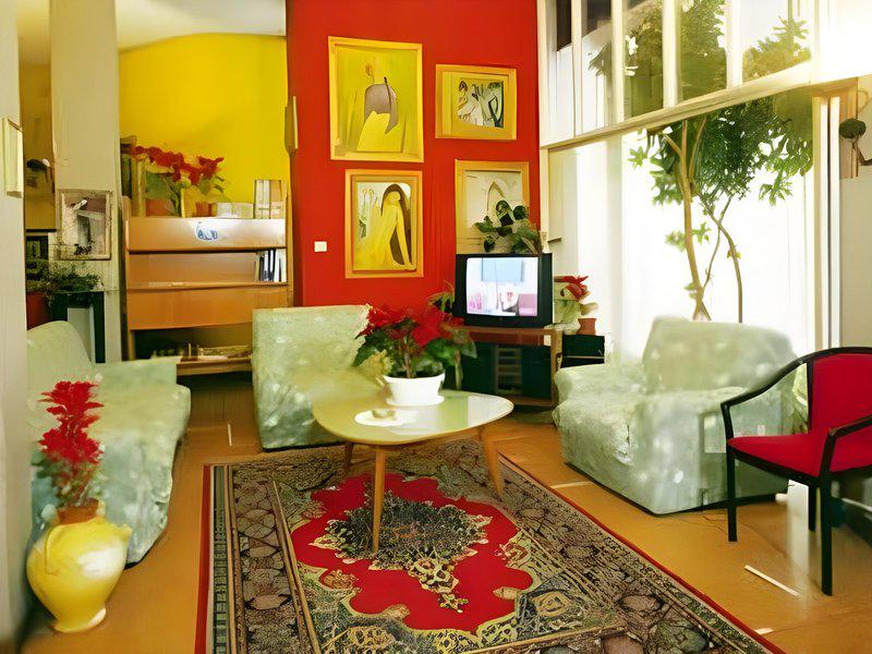 AC8E59363433E45977BA0FE83E1093E9