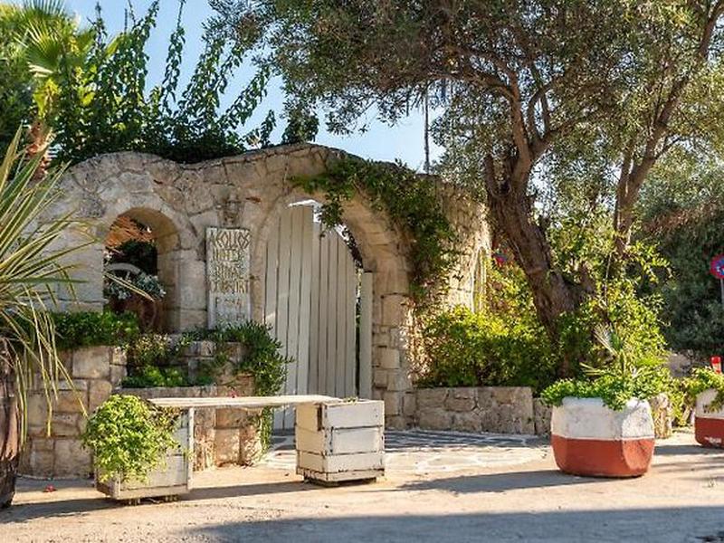 DCEFBAE9CC6F7F4B76B641305D7F1DFF