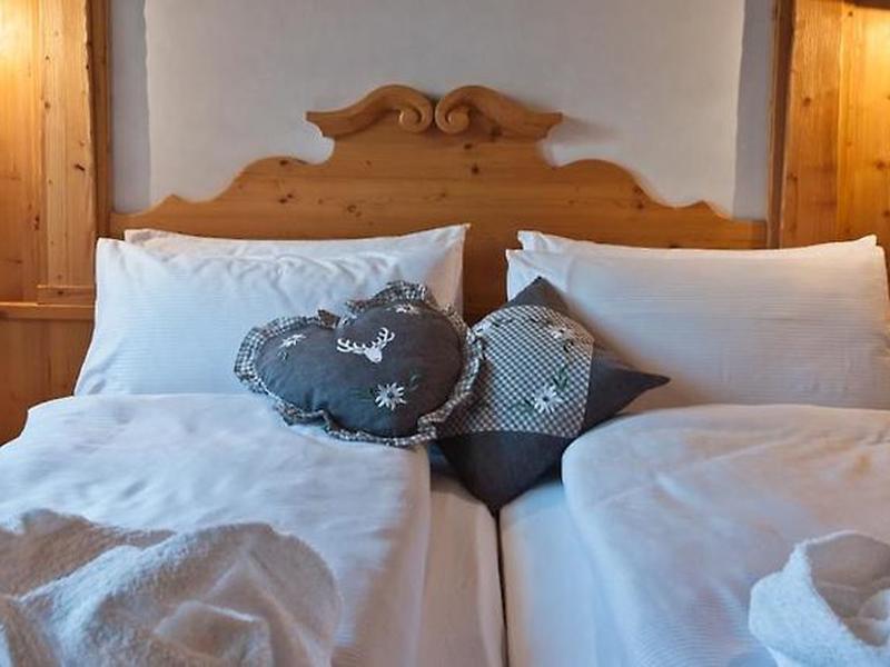 C9D8119F9EE7669571924C8FB686B040