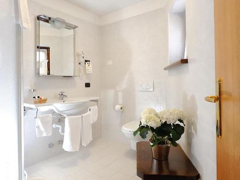 41A03360EEBCE92720859B5690006CFF