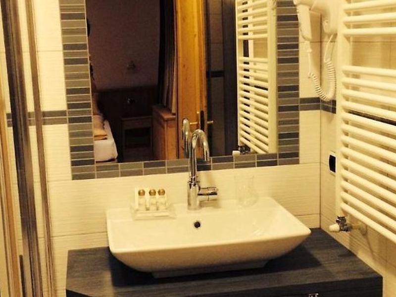 CB947BD2F0932227D268A54E70877A70