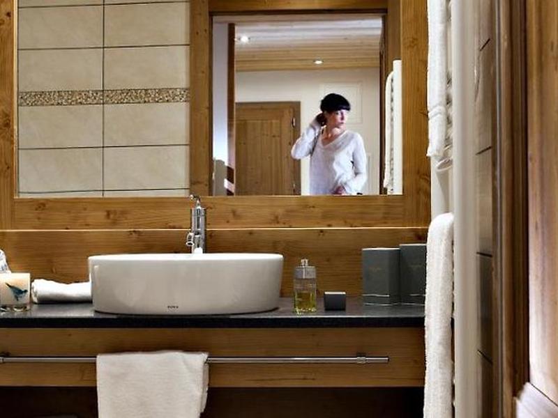 095D0F32FE0995890970B859CC809A31