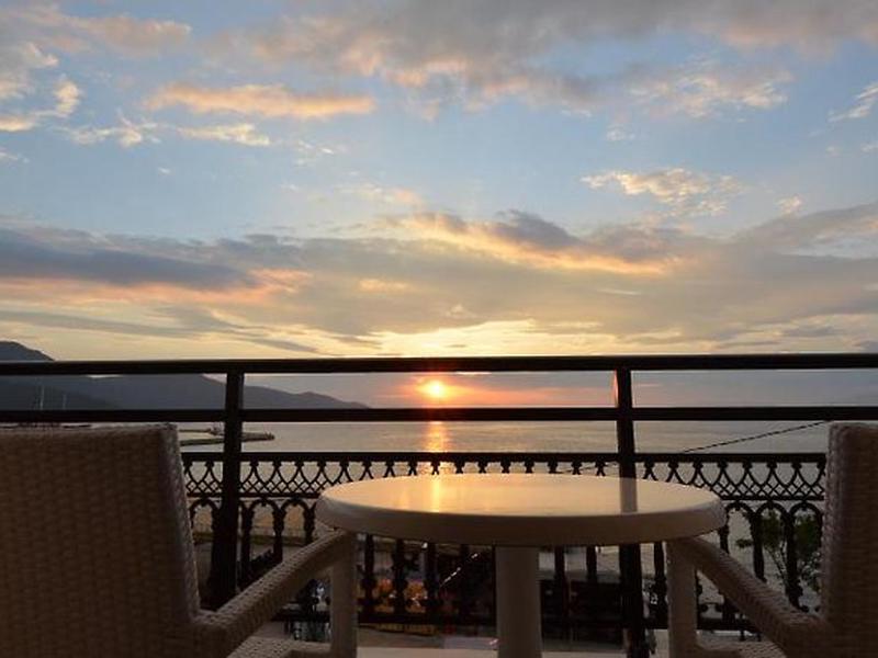 B57B48F5E2A71729F3FA932A1C8660CC