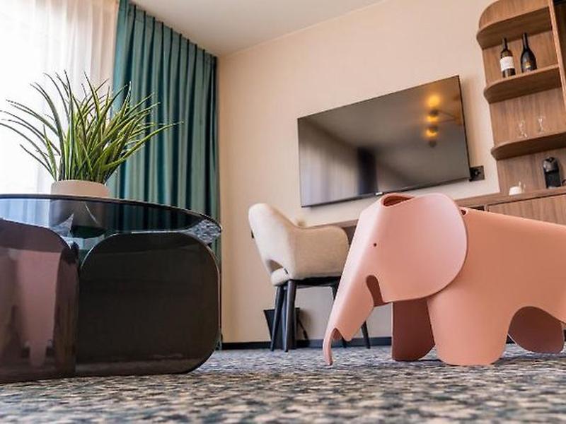 FA44036EA85263F4B3FC12244C13410D