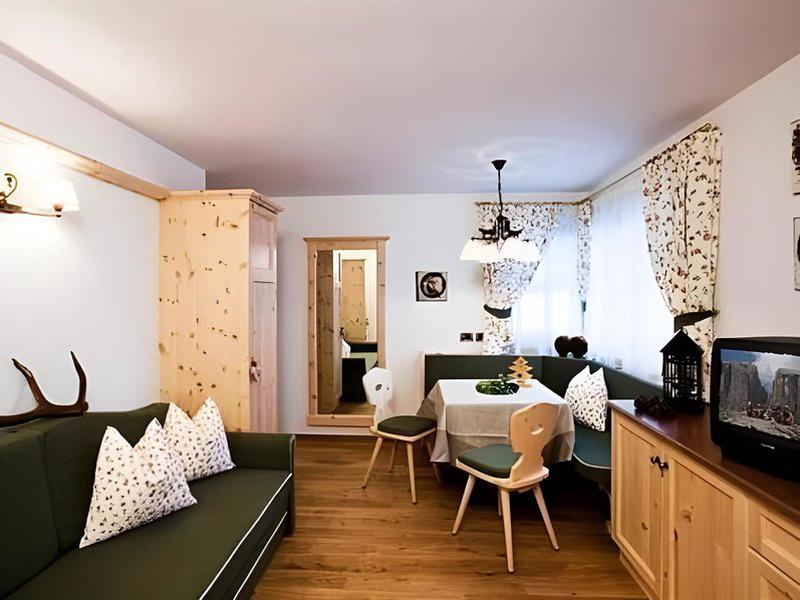 34F02CD581414DC58DE0224A8D01D7DB