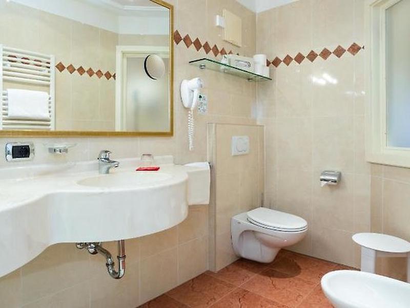 2C3AAF099226707CDA04CF7DB9350BB7