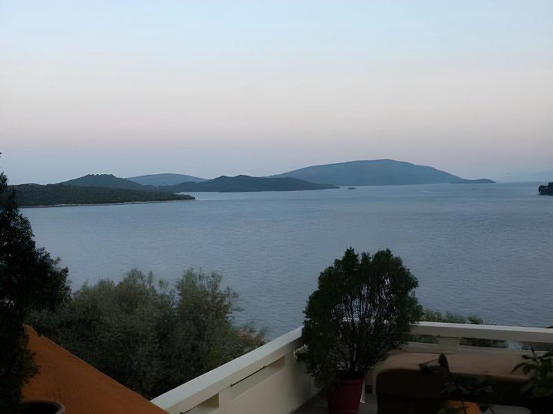 345AAC5F2870BD2F24BEE54D5AAB1E4B